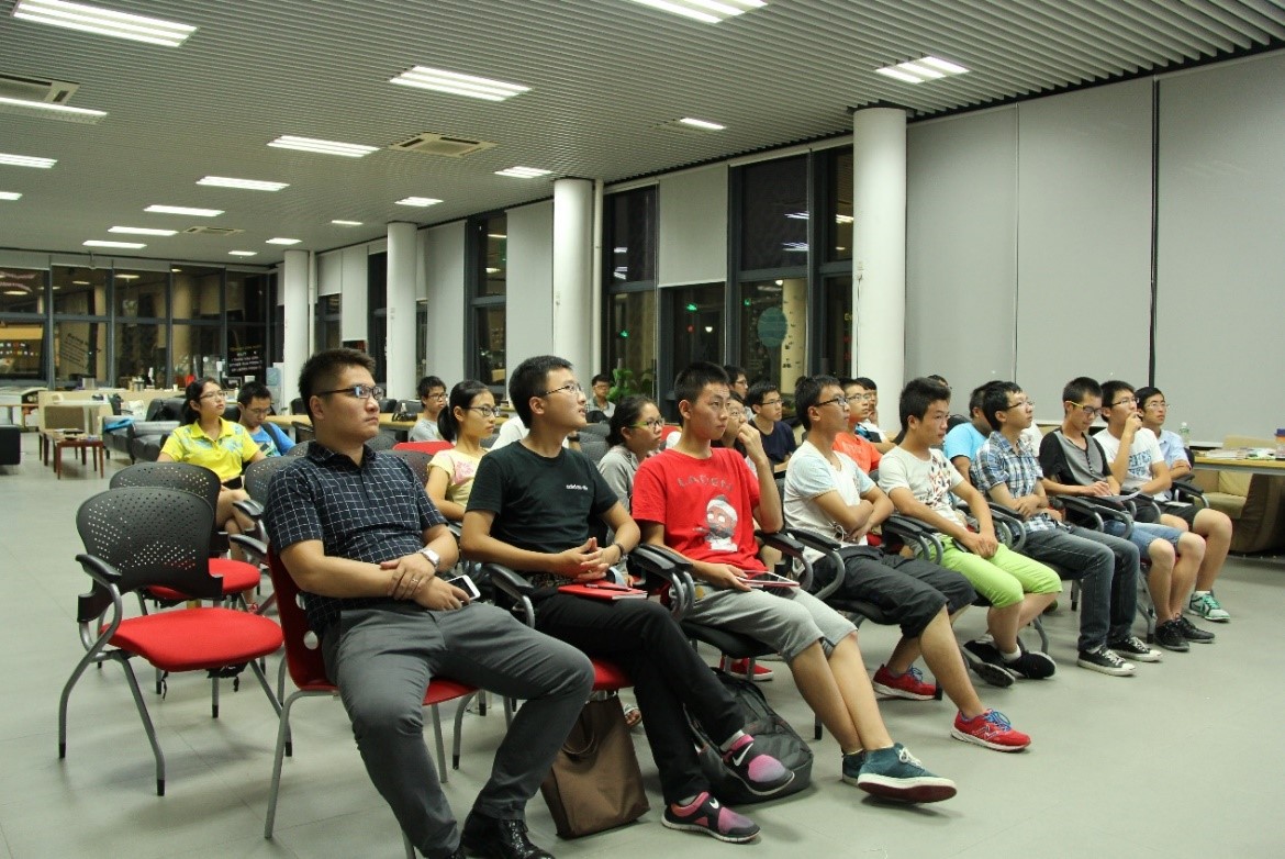 Sharing Meeting of Student Chen Su and Shi Run- National Scholars of ShuRen College