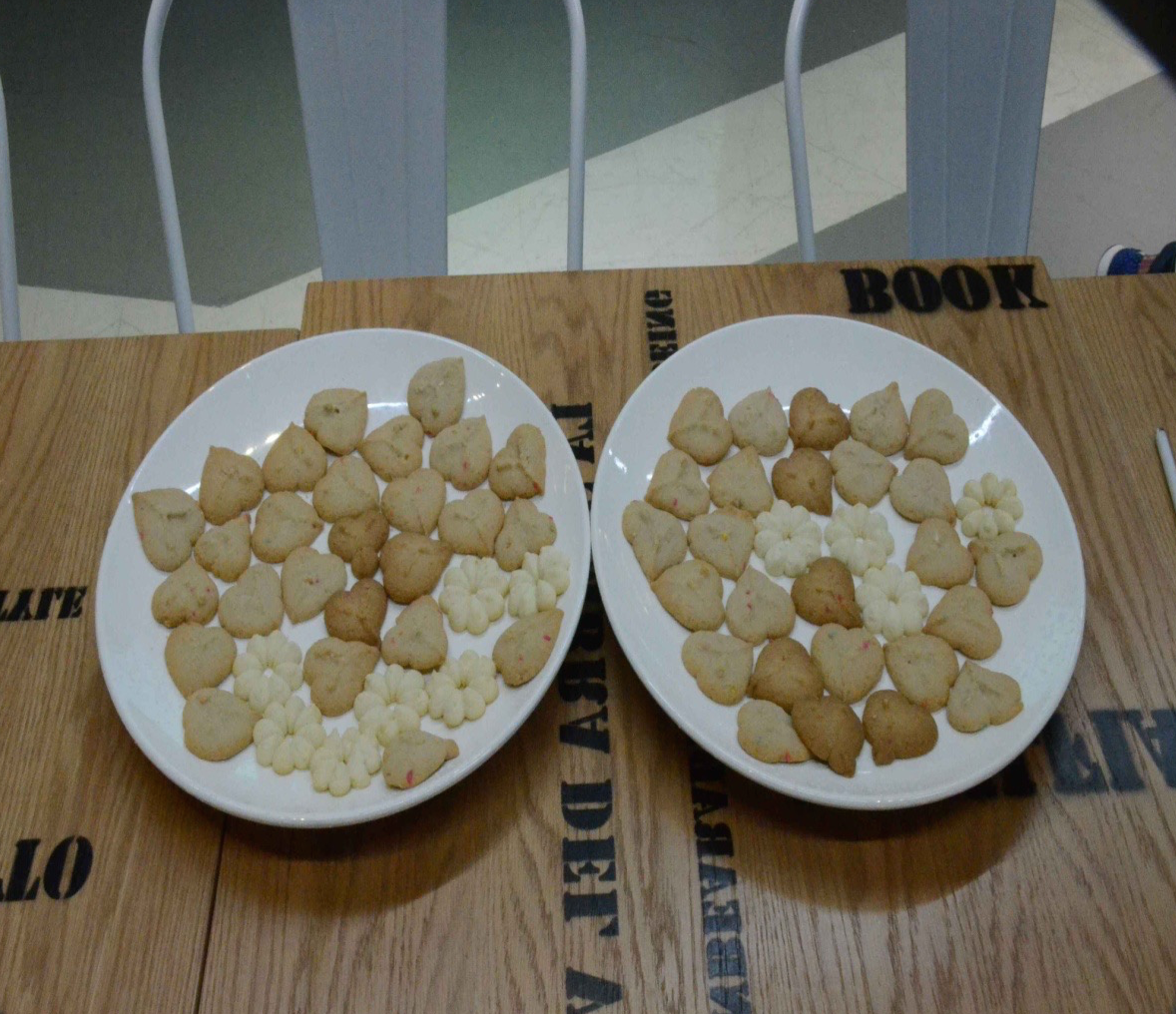 Zhiren English Corner: feast food