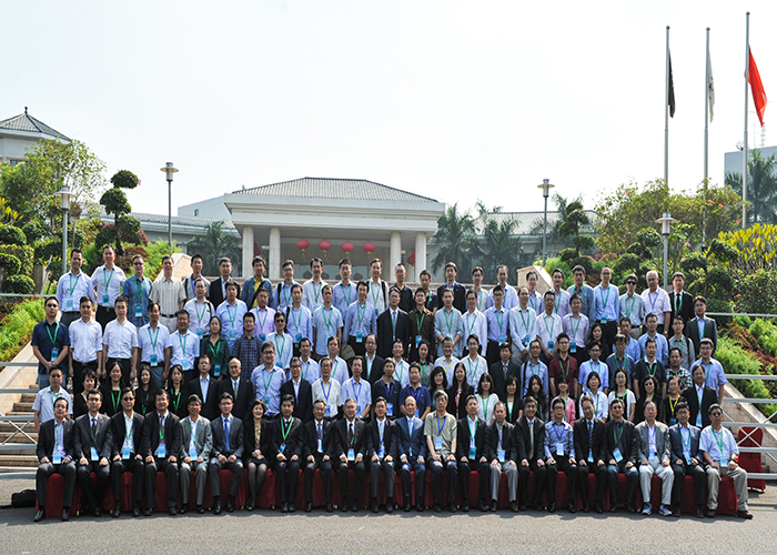 The University Held Grand Scientific Research Conference 2015 and Talked About Development Planning and Future