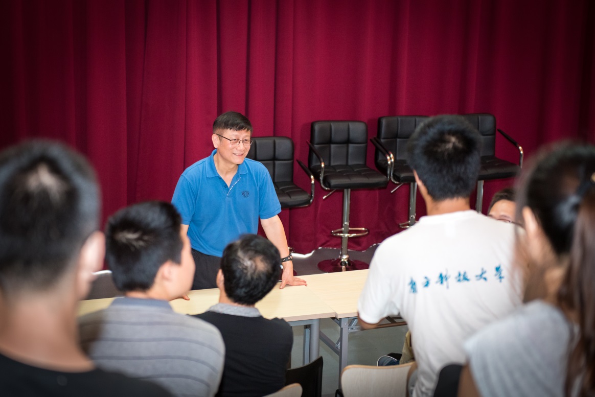 Prof. Li Xiaoming teaches how to analyze social issues with computational thinking in 42nd session of SUSTC Lecture