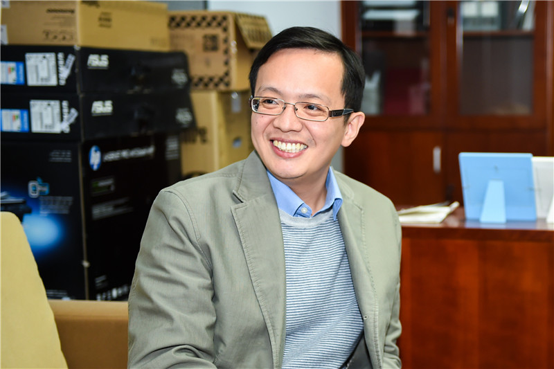 Solving Challenges and Crises of Human Society by Using Electronic Technology -Chair of Electrical & Electronic Engineering Department, Chen Yifan