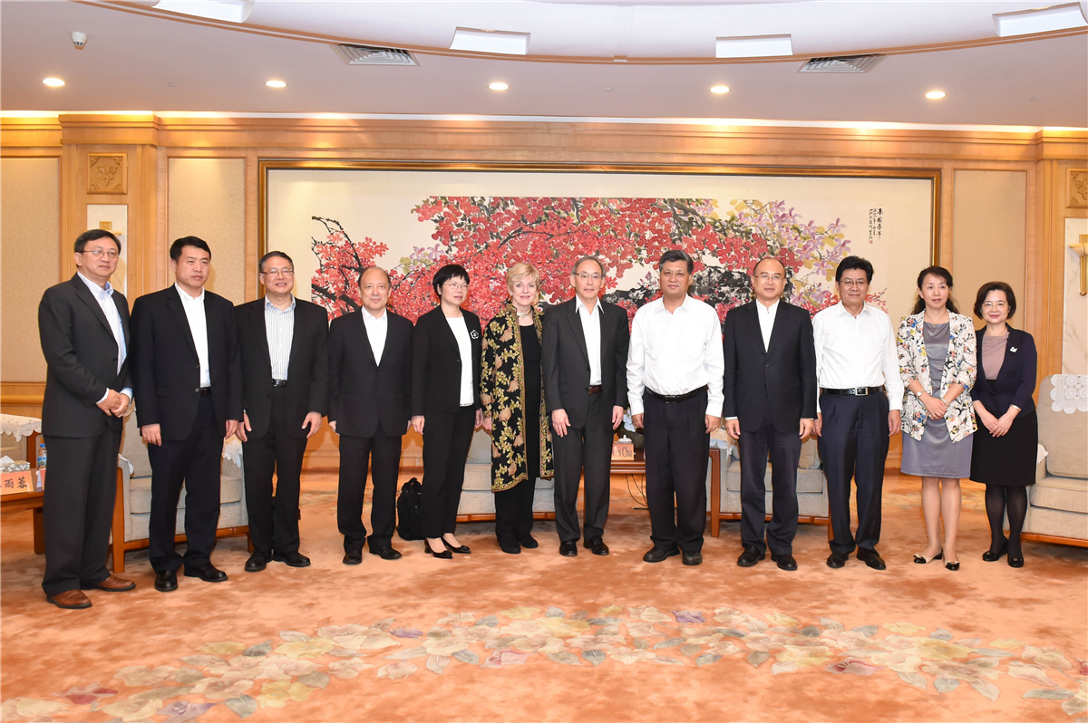 Shenzhen Special Zone Daily: Ma Xingrui, Xu Qin meet with Nobel laureate Steven Chu
