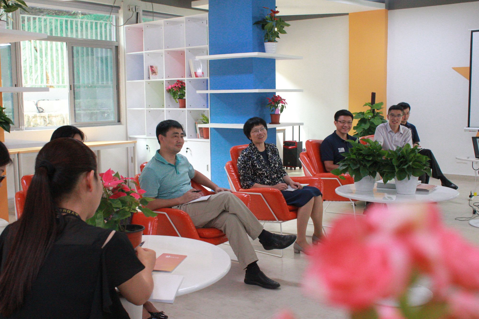 Secretary Yurong Guo Discussion with Zhixin Students
