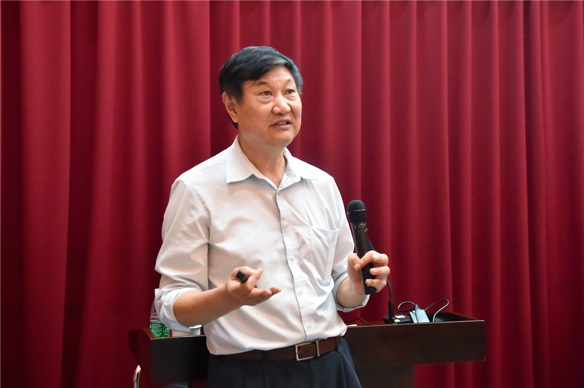 Academician Ouyang Qi unveils mystery of reverse bioengineering