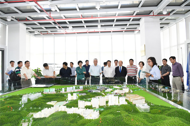 Vice Minister of Science and Technology Wang Zhigang and his Entourage Visit SUSTech