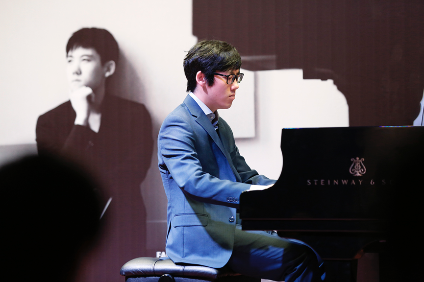 Expert pianist becomes SUSTech artist-in-residence
