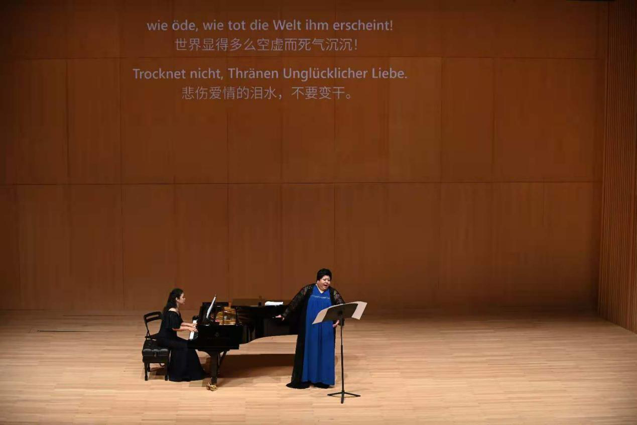 SUSTech Professor co-hosts Beethoven Lieder Recital—To the Distant Beloved