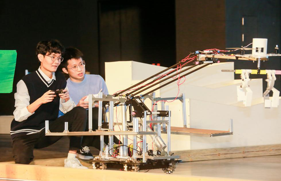 SUSTech School of System Design and Intelligent Manufacturing holds the Final Presentation of the 1st Semester NEE Courses