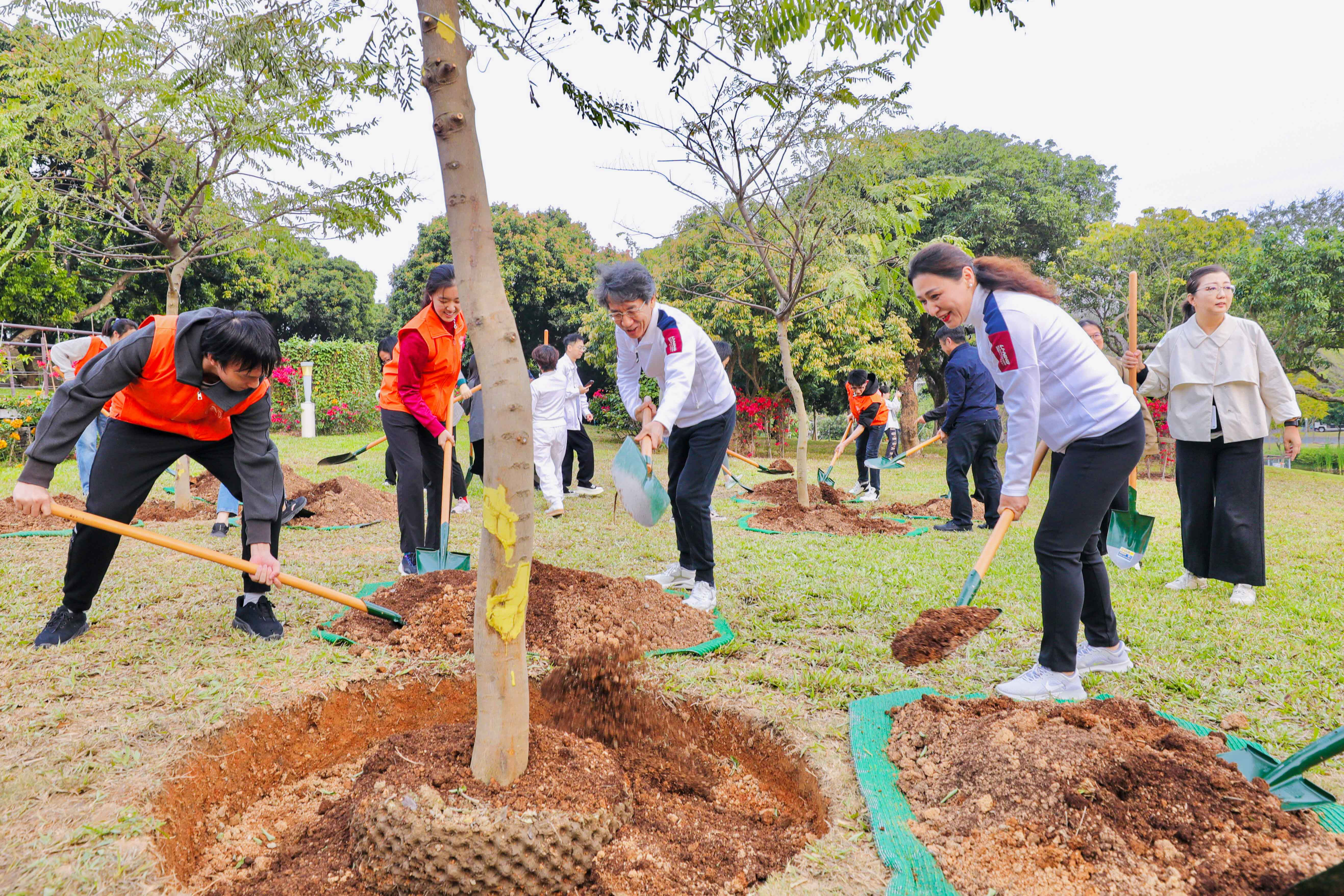 Rooting for sustainability: SUSTechers participate in National Tree Planting Day festivities