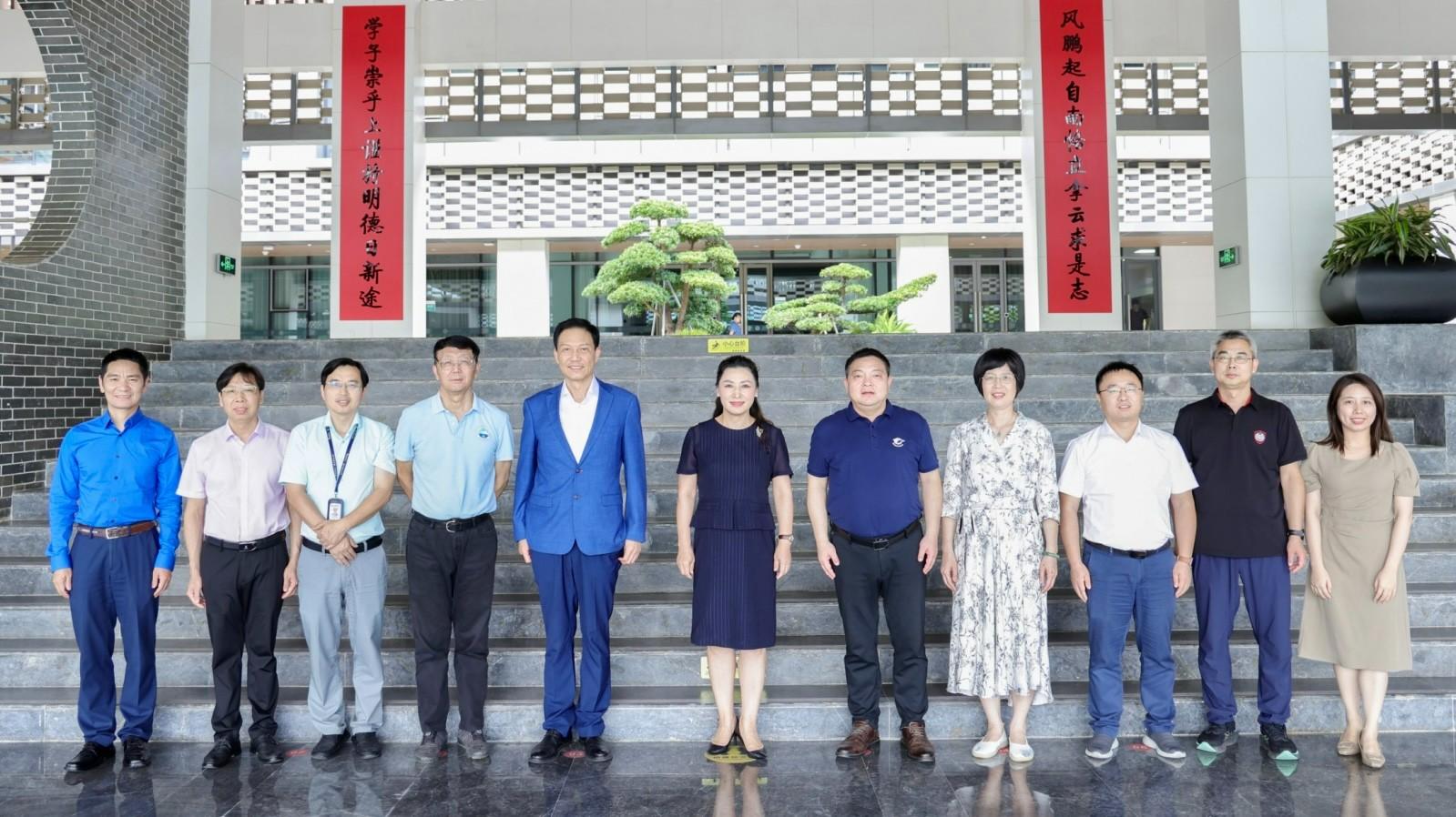 Vice President of Shantou University visits SUSTech