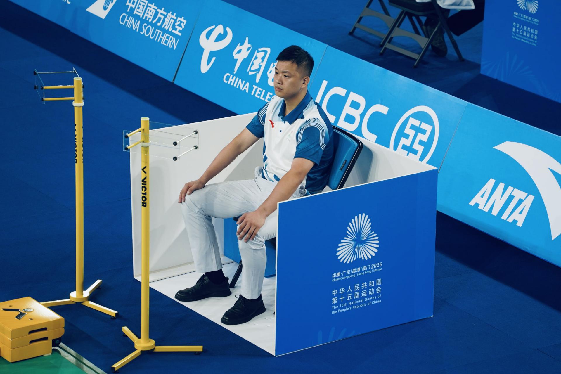 SUSTech faculty member officiates at 15th National Games badminton finals