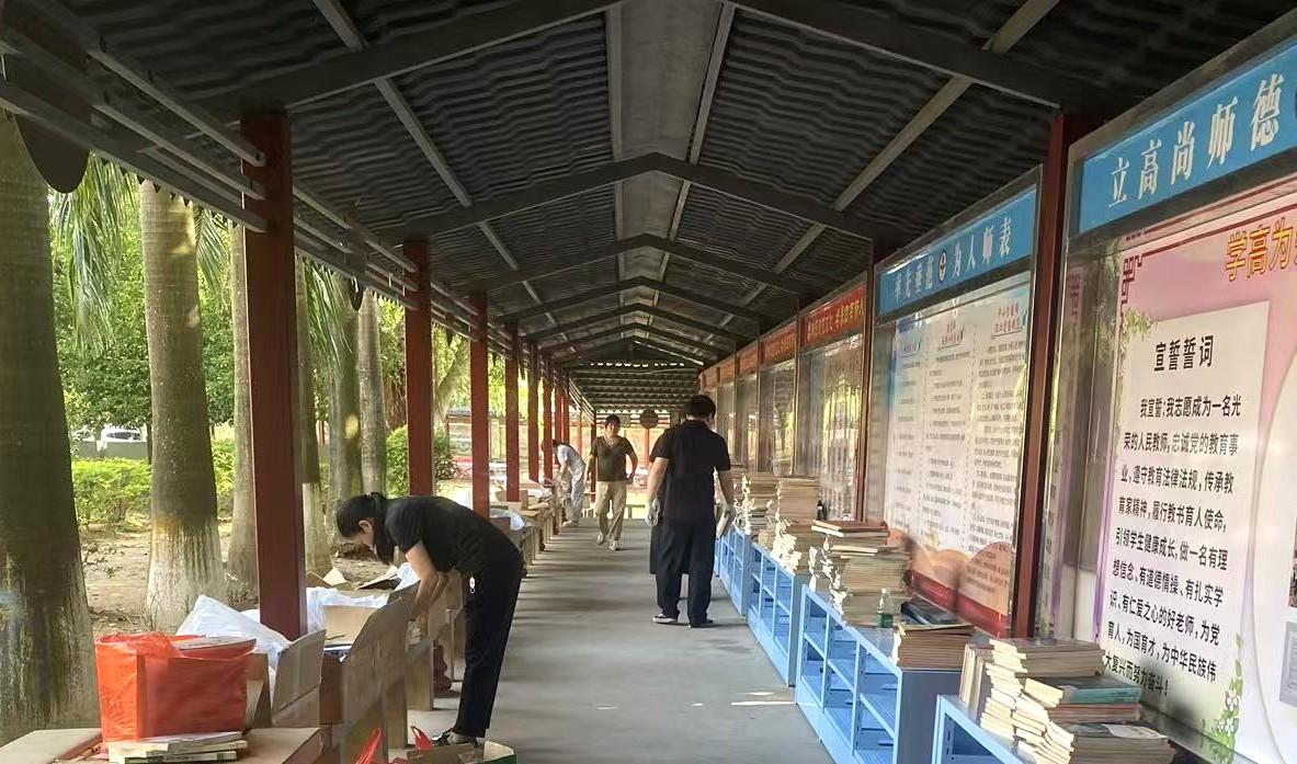 SUSTech assists in building the “Scholarly Corridor” at Tuocheng Town Central Primary School