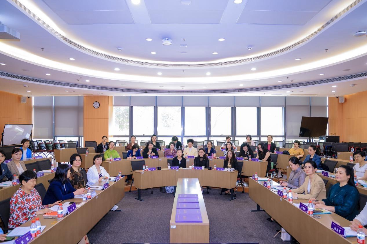 Delegation from the China Association of Women Entrepreneurs visits SUSTech