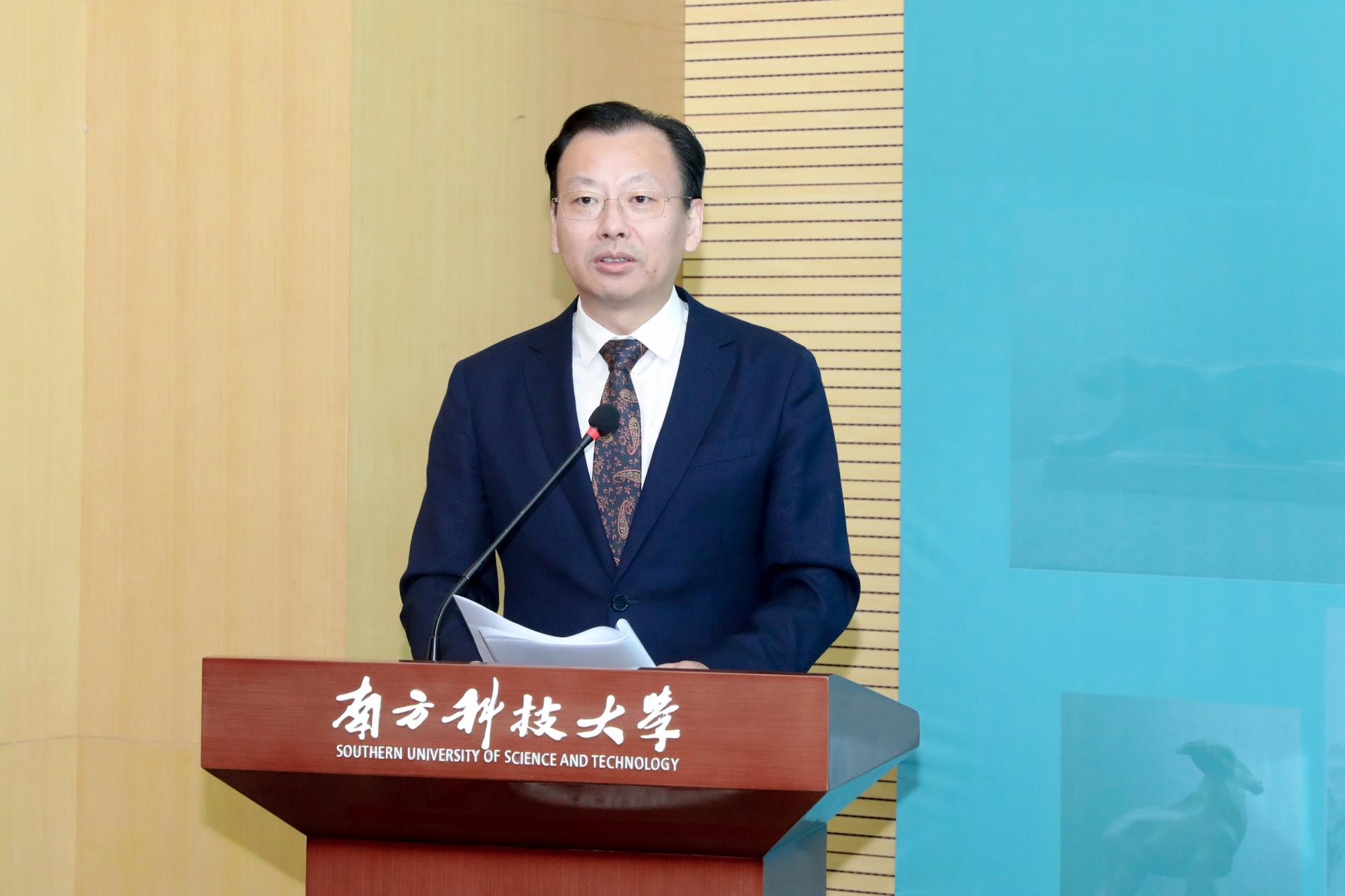 李凤亮.jpg